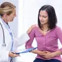 Matrona explica el dolor menstrual “normal” y cuándo puede tratarse de una endometriosis